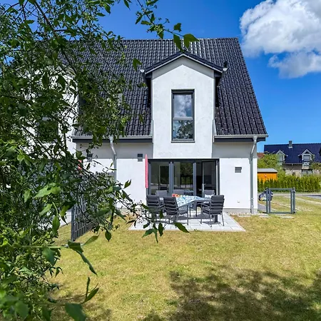 Boddenblick 11 *